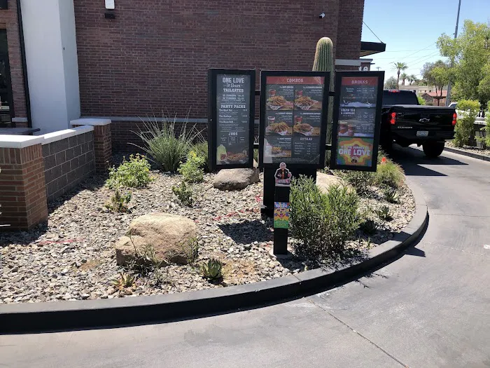 Raising Cane's Chicken Fingers Picture 7
