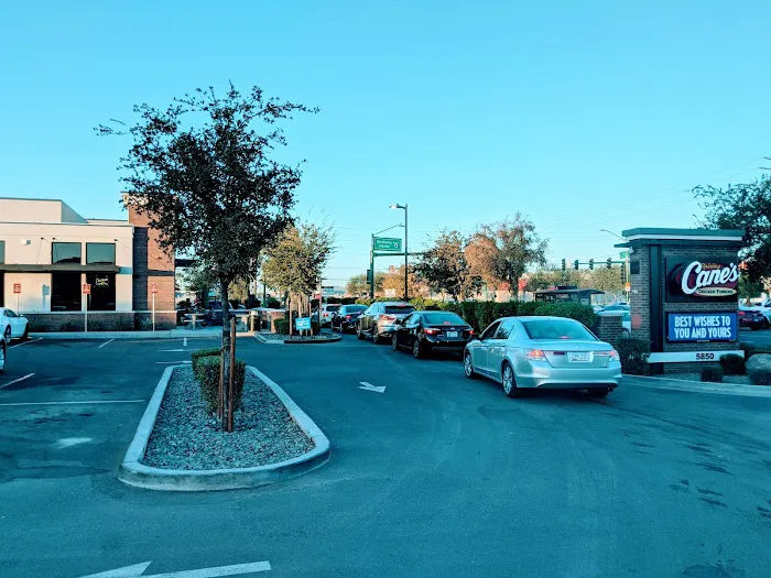 Raising Cane's Chicken Fingers Picture 8