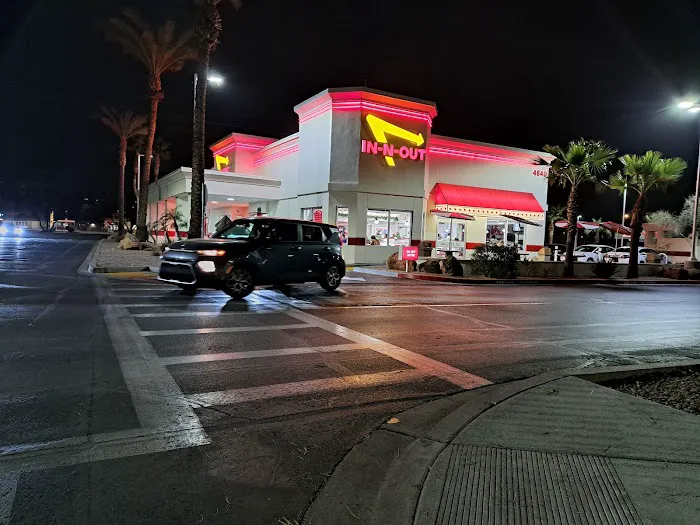 In-N-Out Burger Picture 6