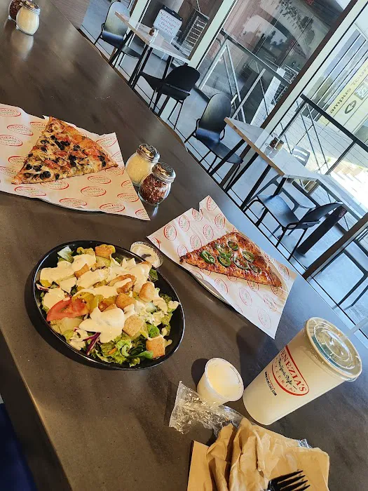 Venezia's New York Style Pizza Presto Picture 5