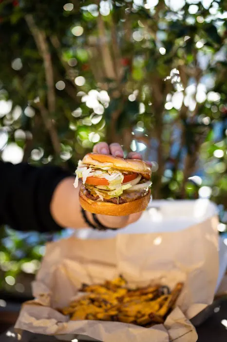 Big Deal Burger Picture 3