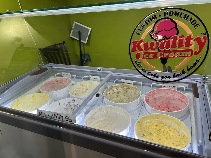 King and Cardinal Picture 2