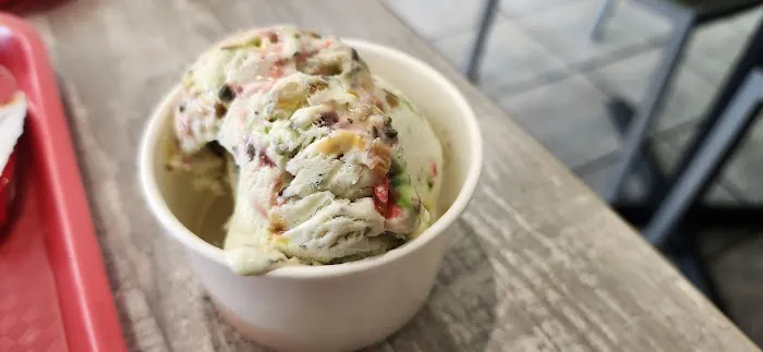 King and Cardinal Picture 8