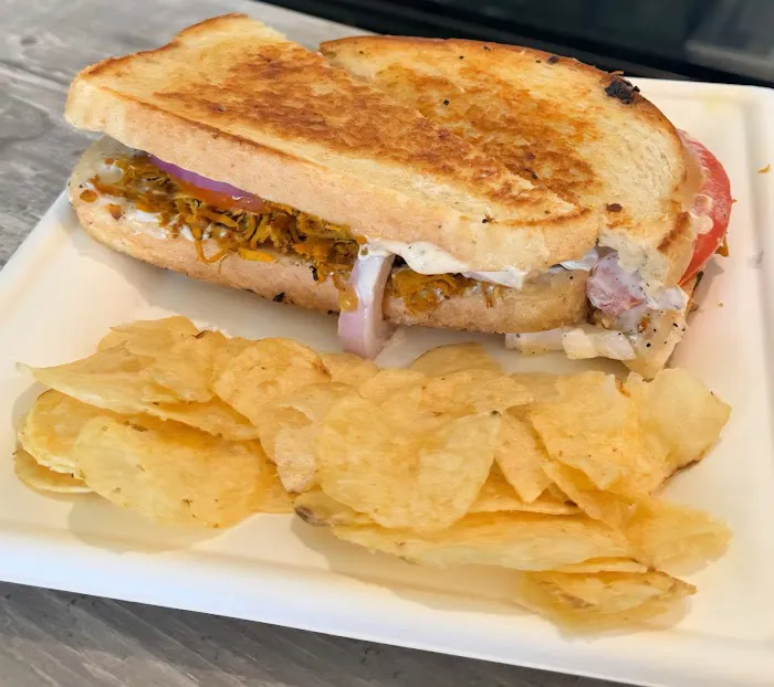 King and Cardinal Picture 3