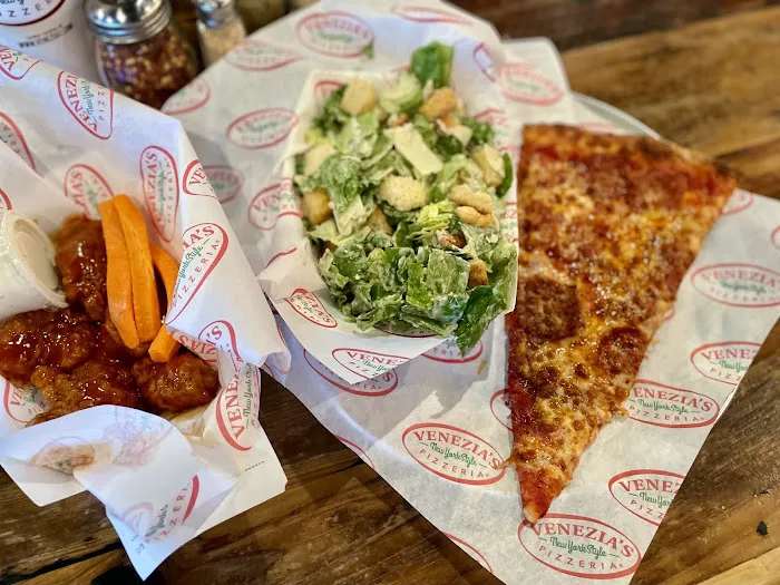 Venezia's Pizza Picture 9