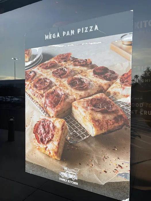 Family Kitchen Picture 5