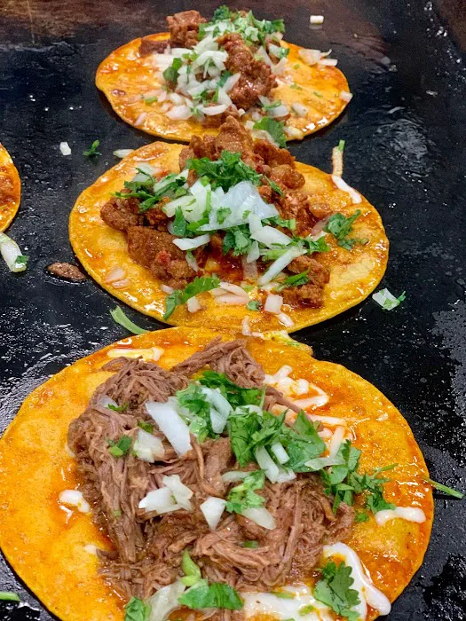 UNOS TACOS Y BIRRIA Picture 5