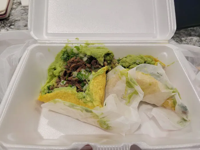 UNOS TACOS Y BIRRIA Picture 8