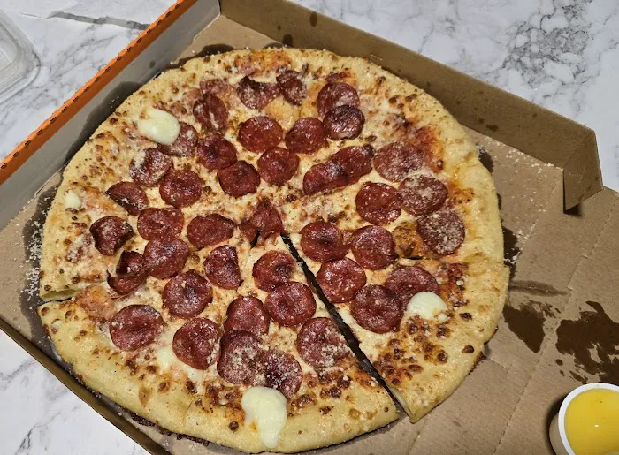 Little Caesars Pizza Picture 5