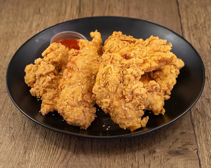 Chix N Buns Picture 5