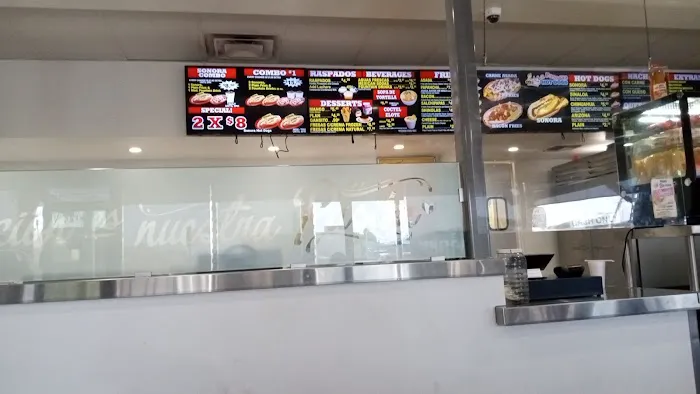 La Pasadita Hot Dogs Picture 3