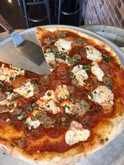 Crust Pizzeria 16th St Picture 1