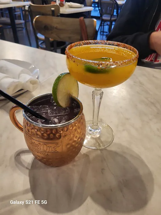 Crust Pizzeria 16th St Picture 5