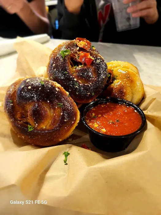 Crust Pizzeria 16th St Picture 3