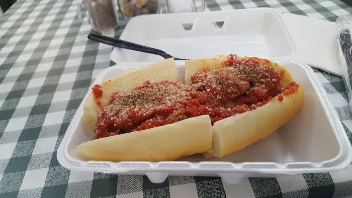 Niccoli's Italian Grocery-Deli Picture 4