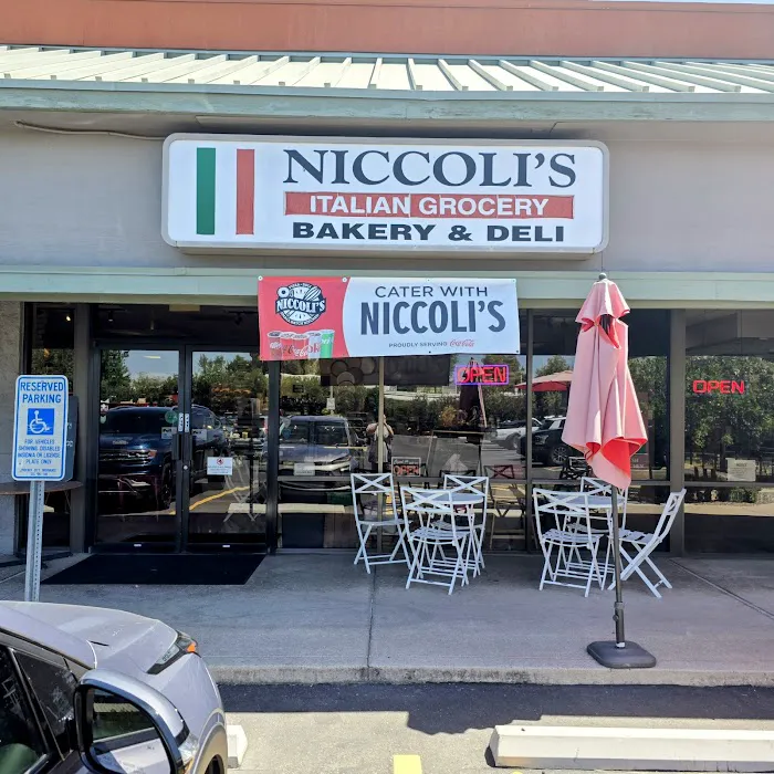 Niccoli's Italian Grocery-Deli Picture 10
