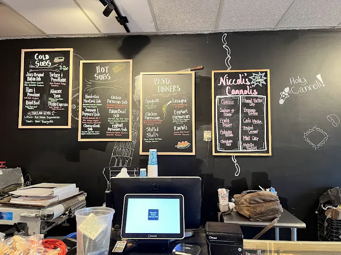 Niccoli's Italian Grocery-Deli Picture 5
