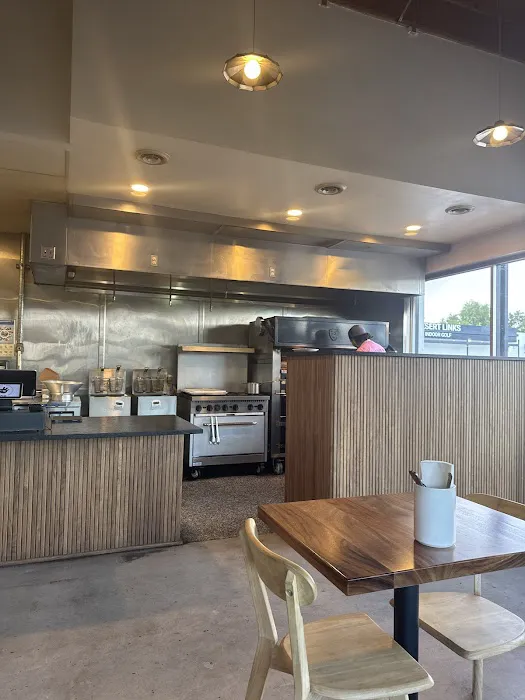 Mister Pio Picture 2