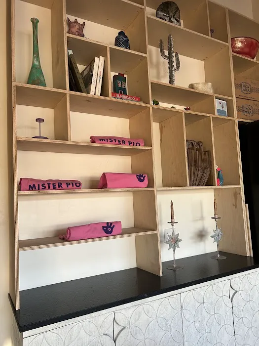 Mister Pio Picture 4