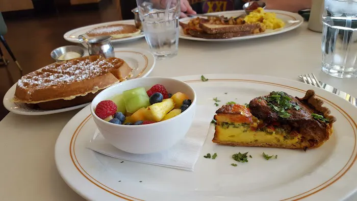 The Normal Restaurant and Bar Picture 4