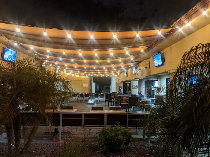 Bogeys Sports Bar & Grill Picture 10