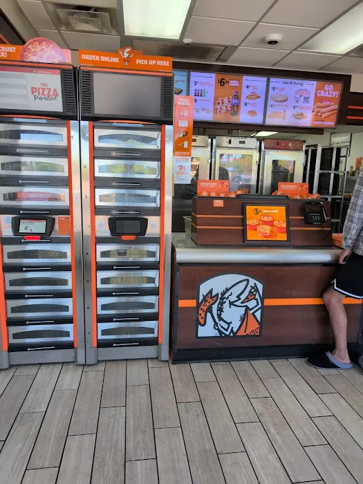 Little Caesars Pizza Picture 10