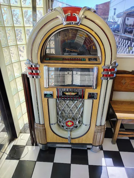 Starliner Diner Picture 8