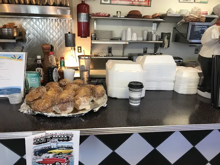 Starliner Diner Picture 5