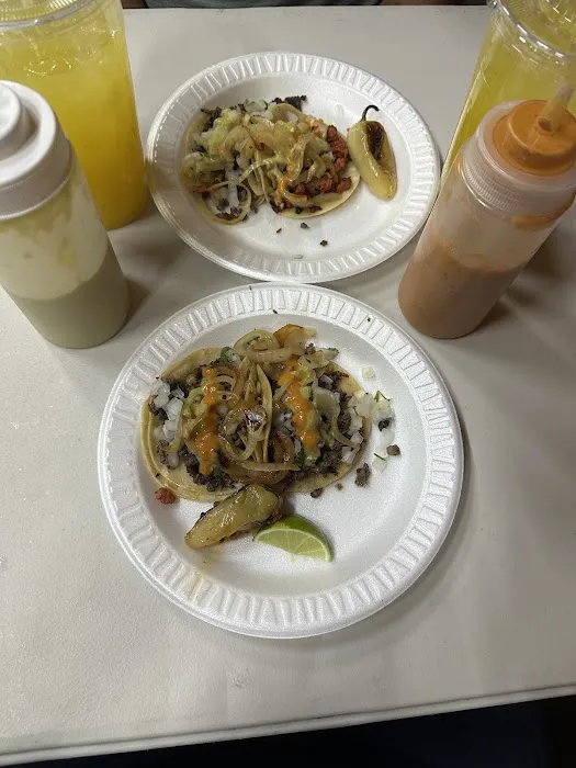 ĹA CARRETA DE LUPE MEXICAN FOOD Picture 2