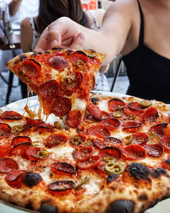 Sauce Pizza & Wine Picture 9