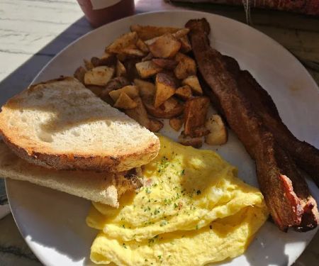 Luci's at the Orchard