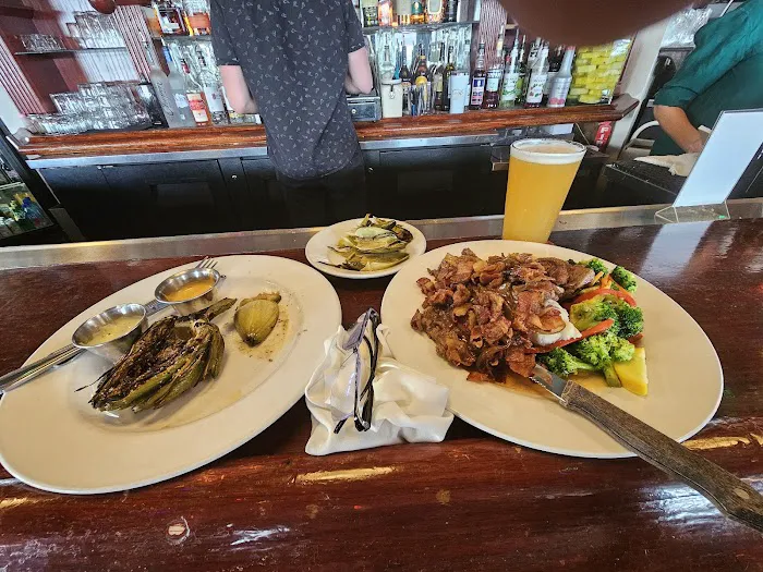 Wally's American Pub N Grill Picture 4