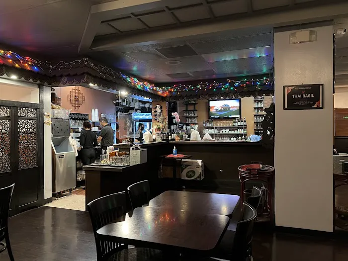 Thai Basil Picture 5