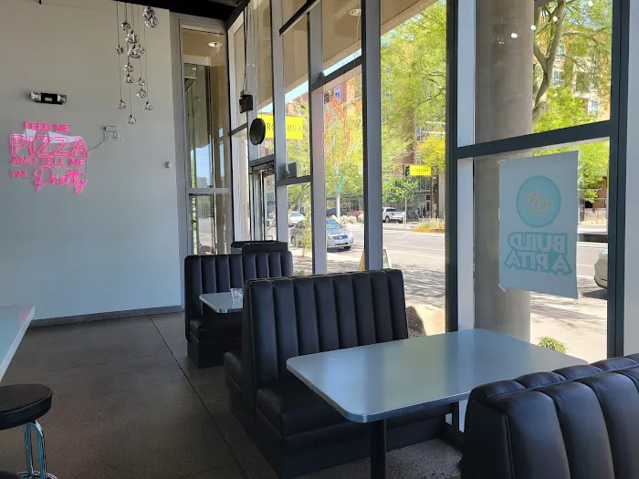 Build-A-Pita & Pizza Restaurant - Tempe Picture 5