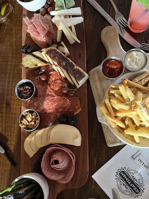 The Craftsman Cocktails and Kitchen Picture 2