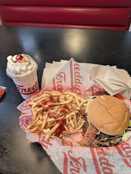 Freddy's Frozen Custard & Steakburgers Picture 8