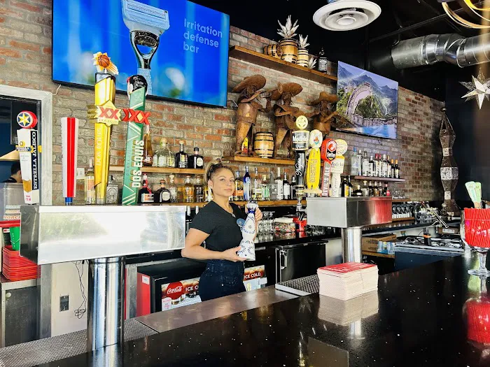 Maskadores Taco Shop and Bar Picture 9