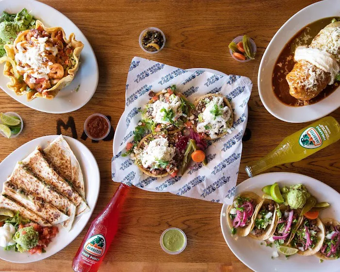 Maskadores Taco Shop and Bar Picture 10