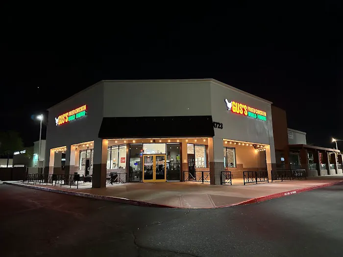 Gus's World Famous Fried Chicken Picture 2