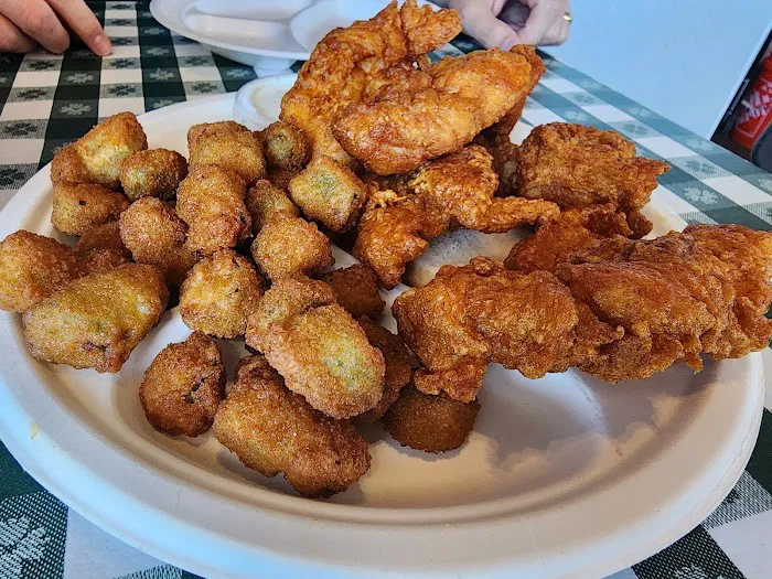 Gus's World Famous Fried Chicken Picture 5