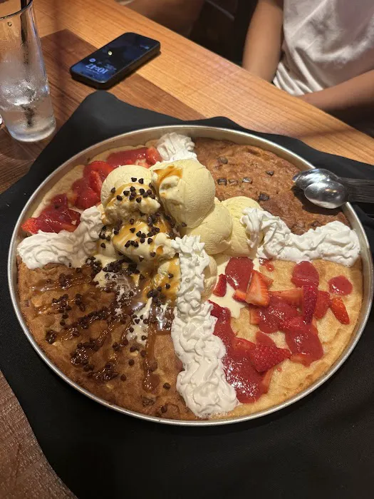 BJ's Restaurant & Brewhouse Picture 10