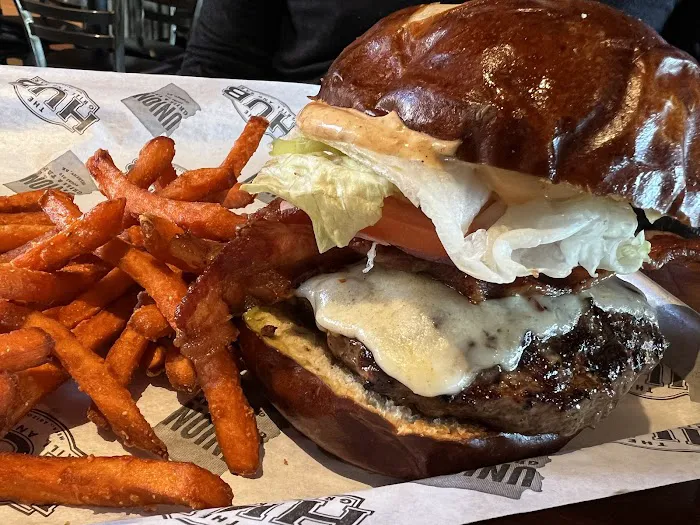 The Hub Grill & Bar Picture 6