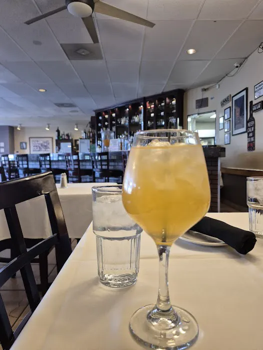 Dolce Vino Wine Bar Picture 9