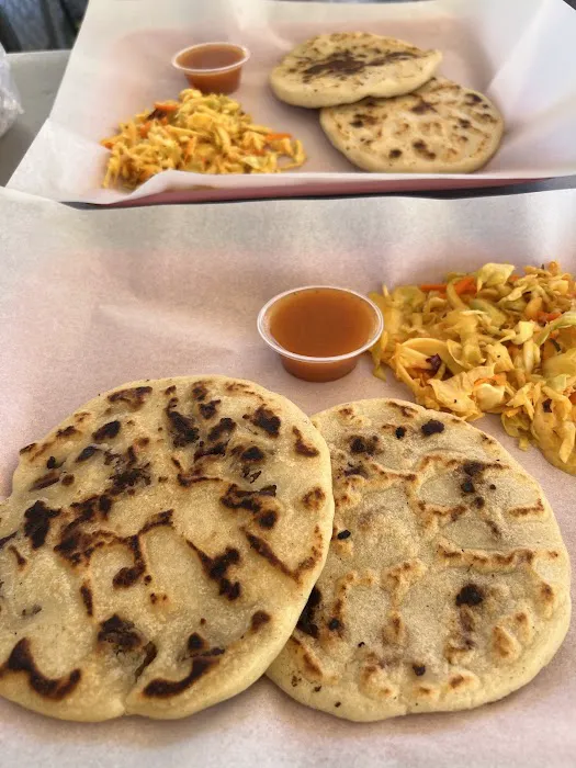 Antojitos Latinos Victoria Picture 4