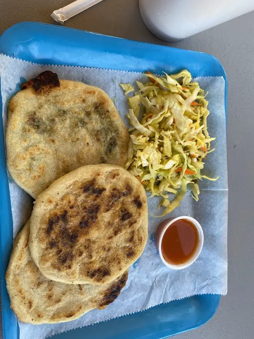 Antojitos Latinos Victoria Picture 6