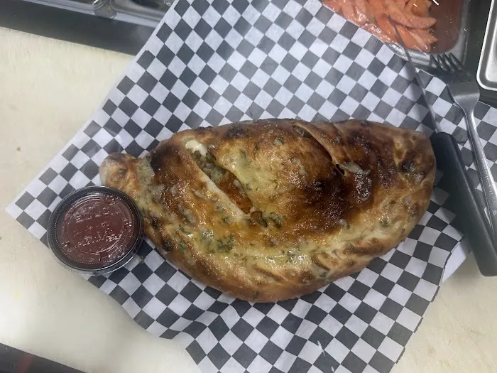 Giant Manhattan Pizza bar Picture 5