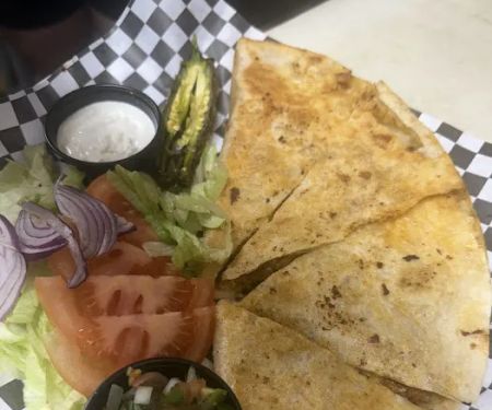 Giant Manhattan Pizza bar