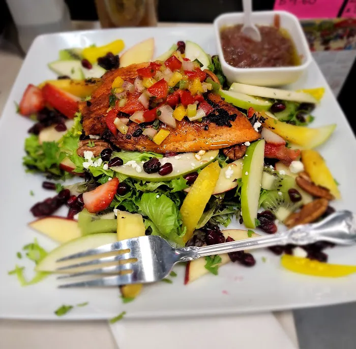 Wood Garden Gourmet Cousine Picture 1