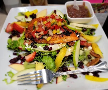 Wood Garden Gourmet Cousine