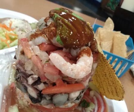 Tacos y Mariscos La Phoenikera